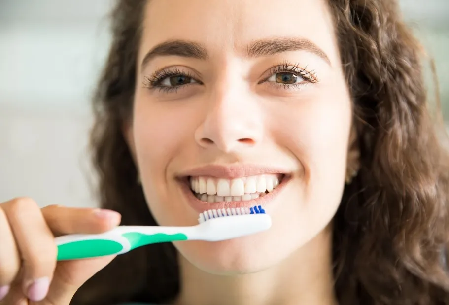 Czy irygator może zastąpić nić dentystyczną?