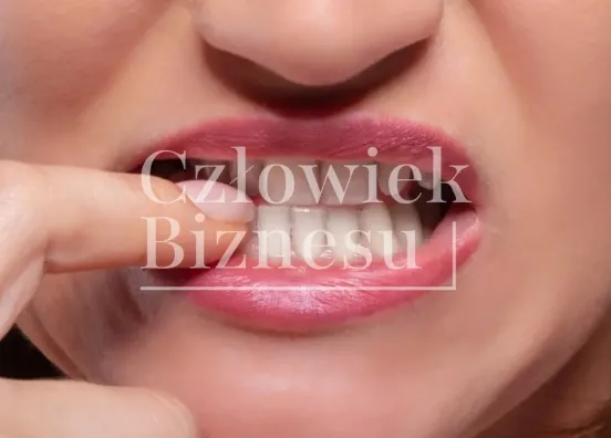 Jaki związek mają choroby dziąseł z nadwrażliwością zębów?