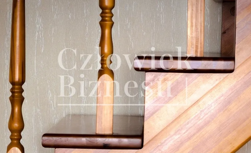 Od czego zależy koszt wykonania schodów drewnianych i jak racjonalnie zaplanować budżet?