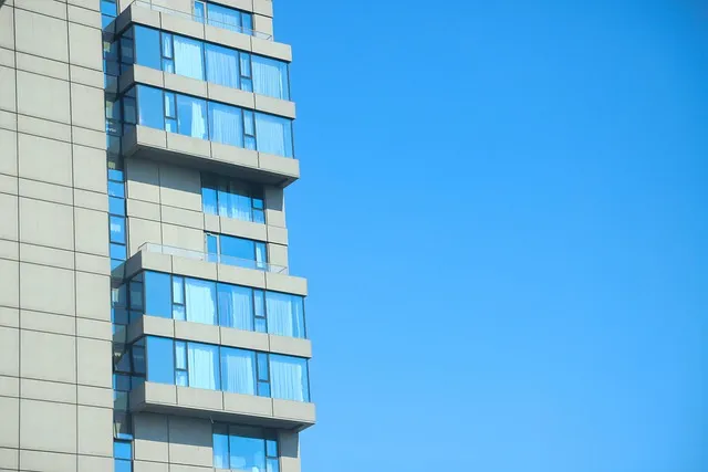 W jaki sposób wycena nieruchomości w Rzeszowie pomaga w sprawiedliwym podziale majątku między współwłaścicieli?