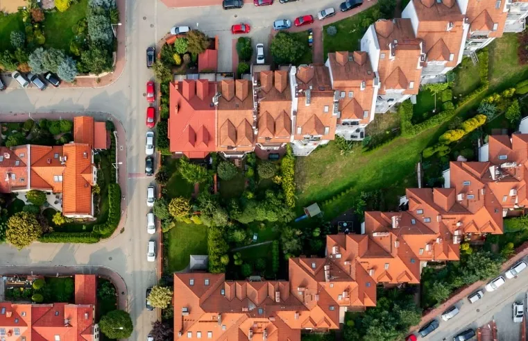 Jak planować remonty w starszych nieruchomościach, aby były opłacalne?