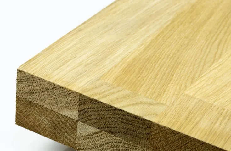 W jakich zastosowaniach klejonka sosnowa w wilgotnym wnętrzu sprawdza się najlepiej, a gdzie lepiej jej unikać?