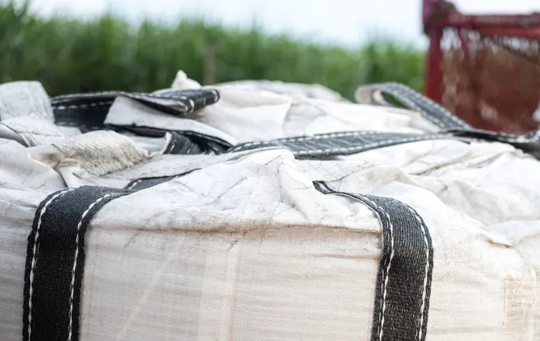 Jakie właściwości musi mieć materiał, który wykorzystuje producent worków big bag?