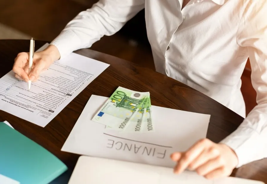 Kiedy pożyczka dla spółki z o.o. jest rozsądnym wyborem dla młodej firmy bez długiej historii finansowej?