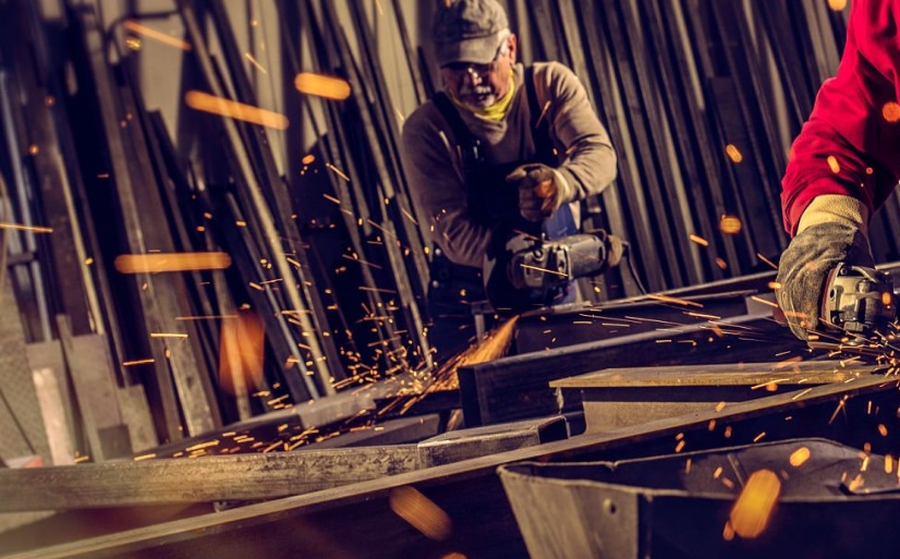 Strona www Na co zwrócić uwagę, kupując meble warsztatowe do firmy produkcyjnej?