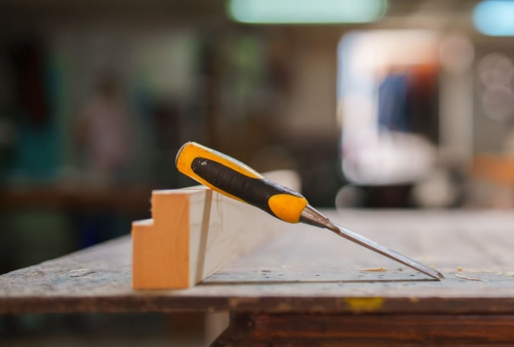 Strona www Jakie meble warsztatowe warto wybrać dla zespołów pracujących w systemie zmianowym?